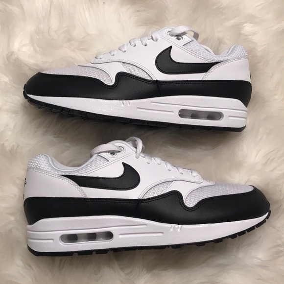 nike air max 1 womens black and white